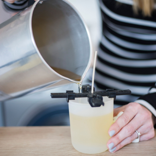 Beautifully scented hand poured vegan soy wax candle in Rhubarb & custard scent. Made in the UK