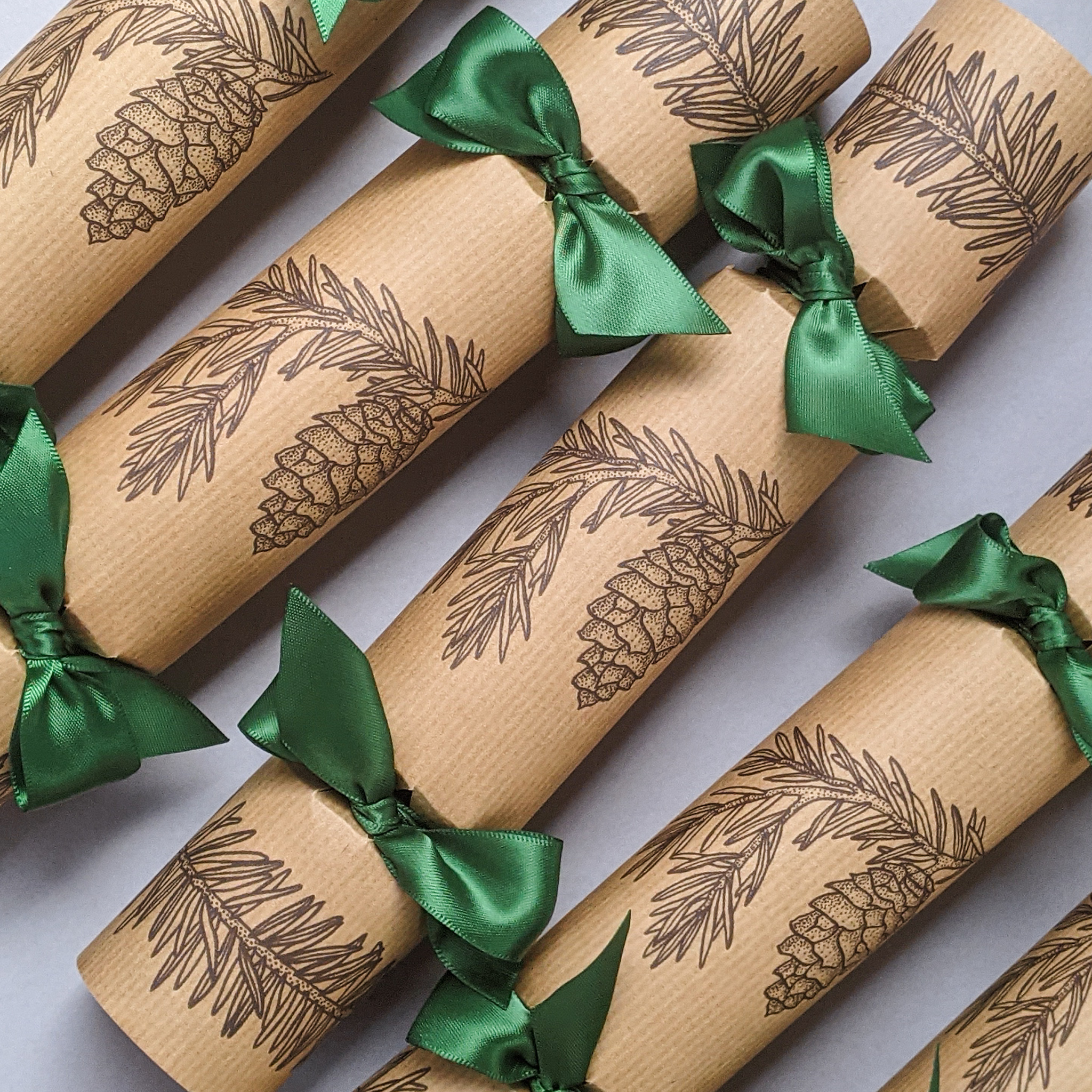 The Handmade Cracker Company Winter Pine Christmas Crackers (3)