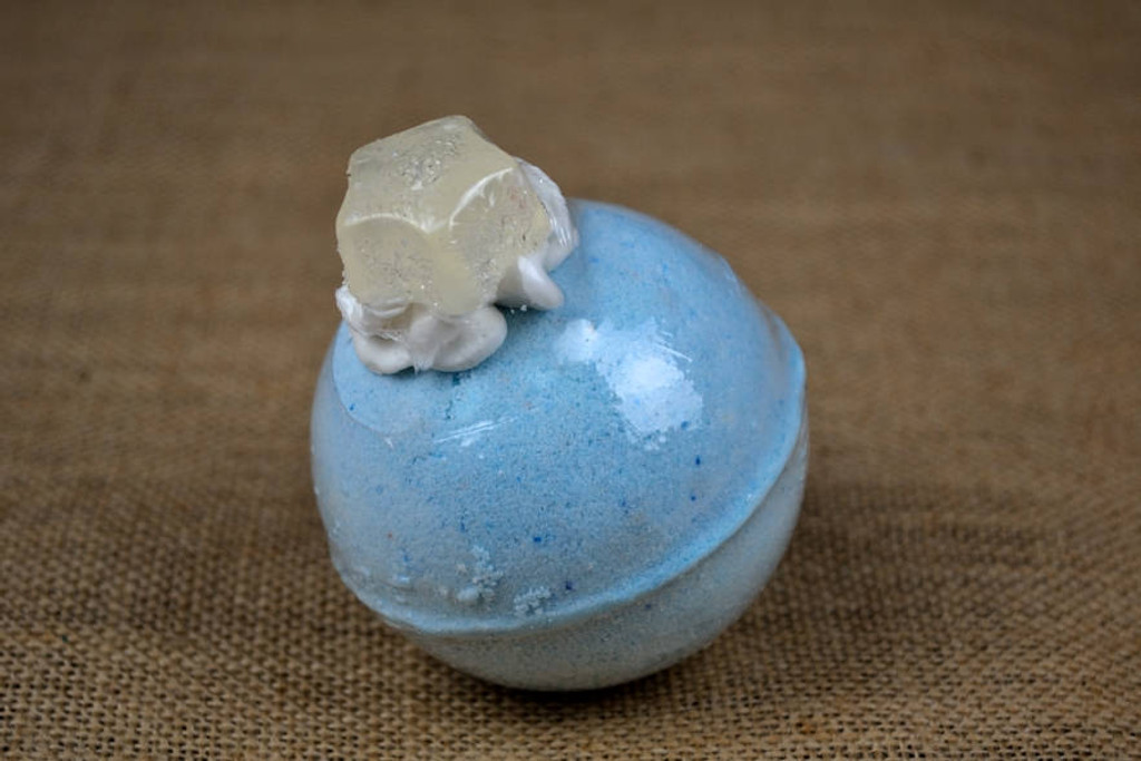White musk bath bomb