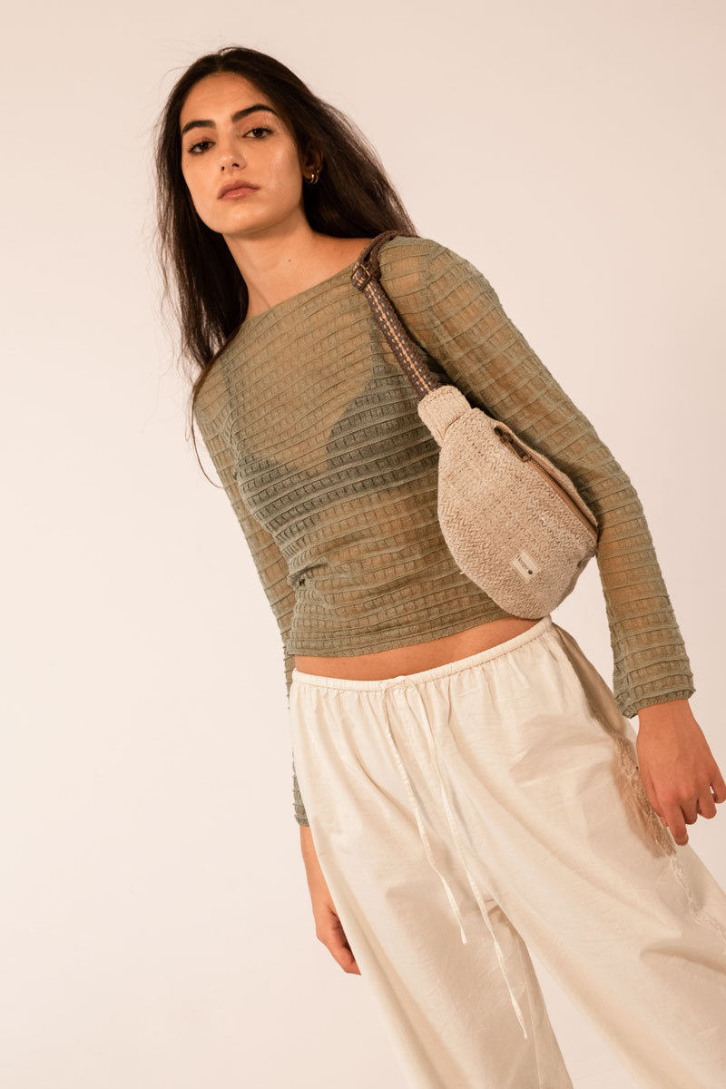 jannu-naturra-frente-3-4-lucia-web-fw22-2-min