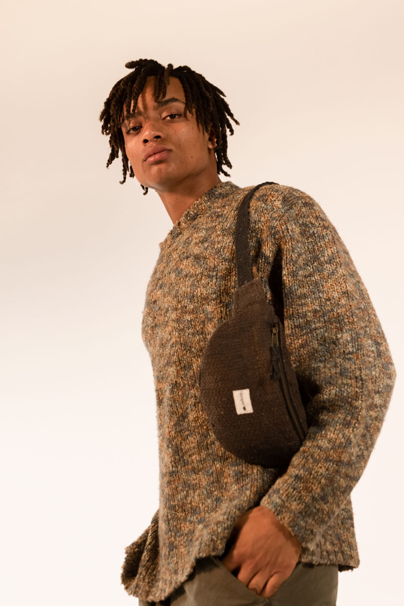 jannu-negra-perfil-3-4-li-web-fw22-min