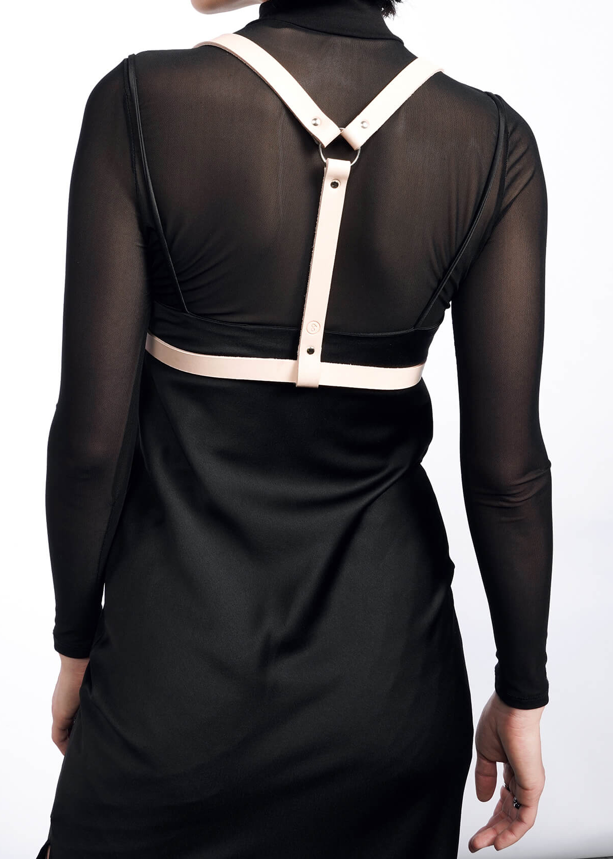 THELEATHERHARNESSBEIGE4_1_6fb7faf3-032f-44a1-8d80-b52de777a8d0_2048x