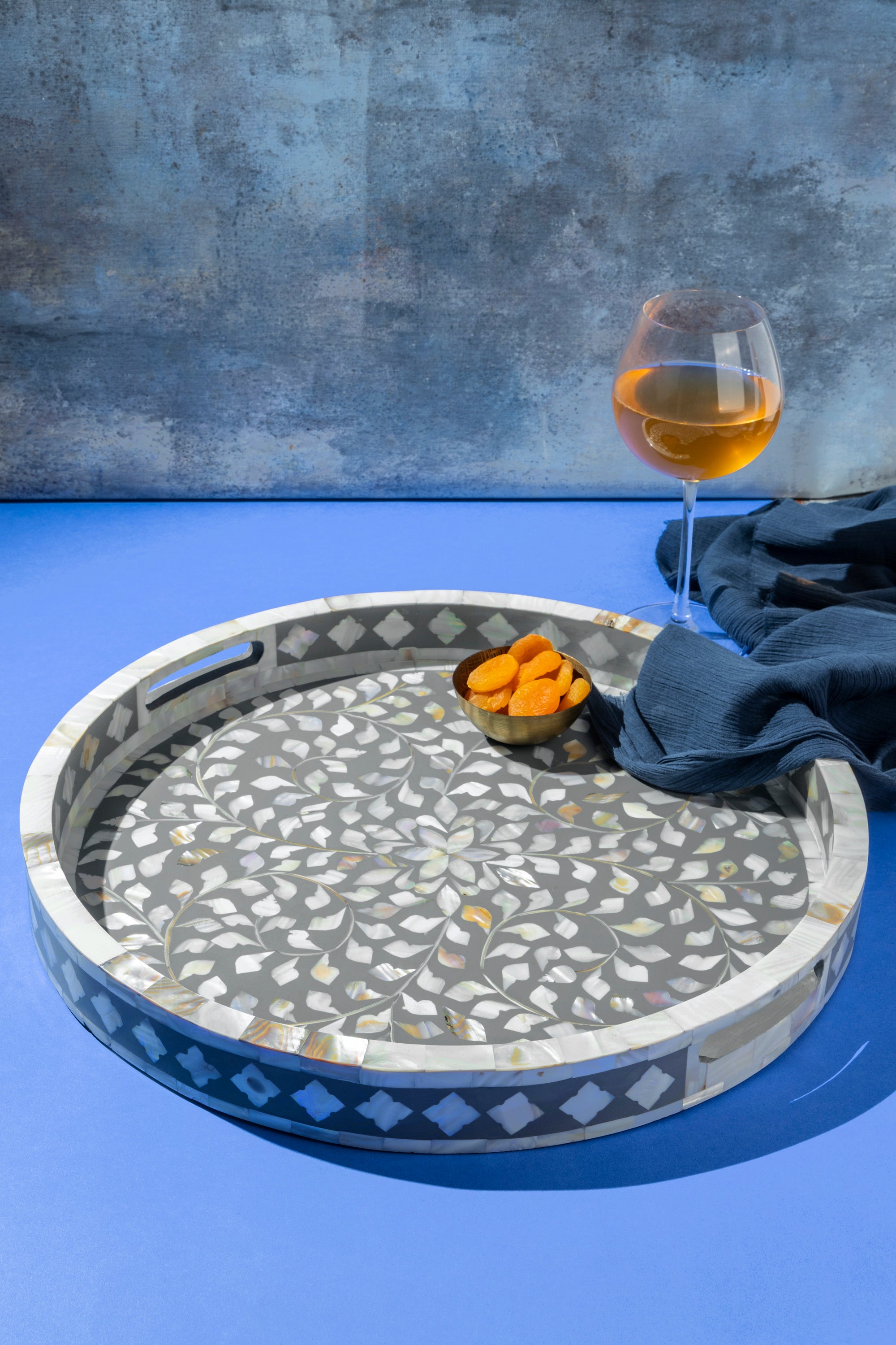 GK61011-1exclusive-mother-of-pearl-inlay-coffee-table-decorative-tray-round-gray-3128-1679032674.jpg