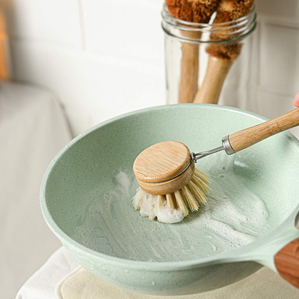 eco-bamboo-dish-brush sustainable dish brush