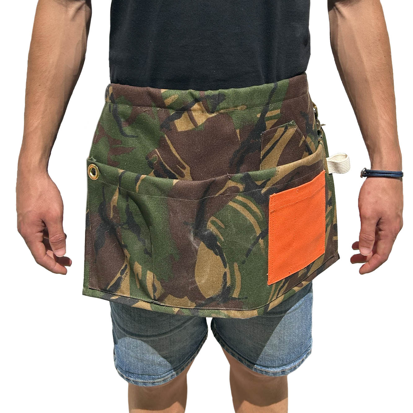 Camo Apron 1000x1000_10