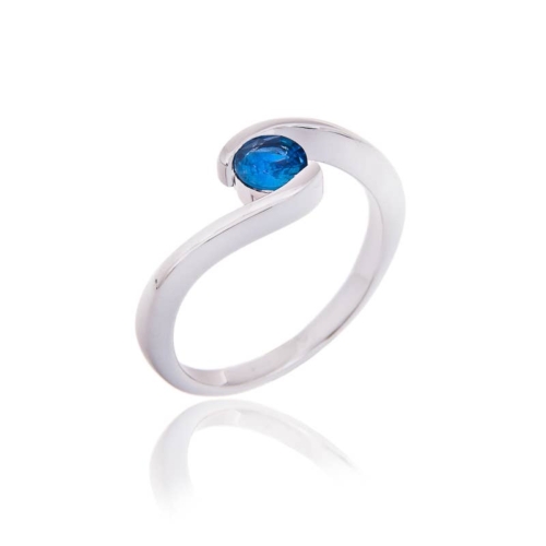 9ct white gold 5mm   blue sapphire ring