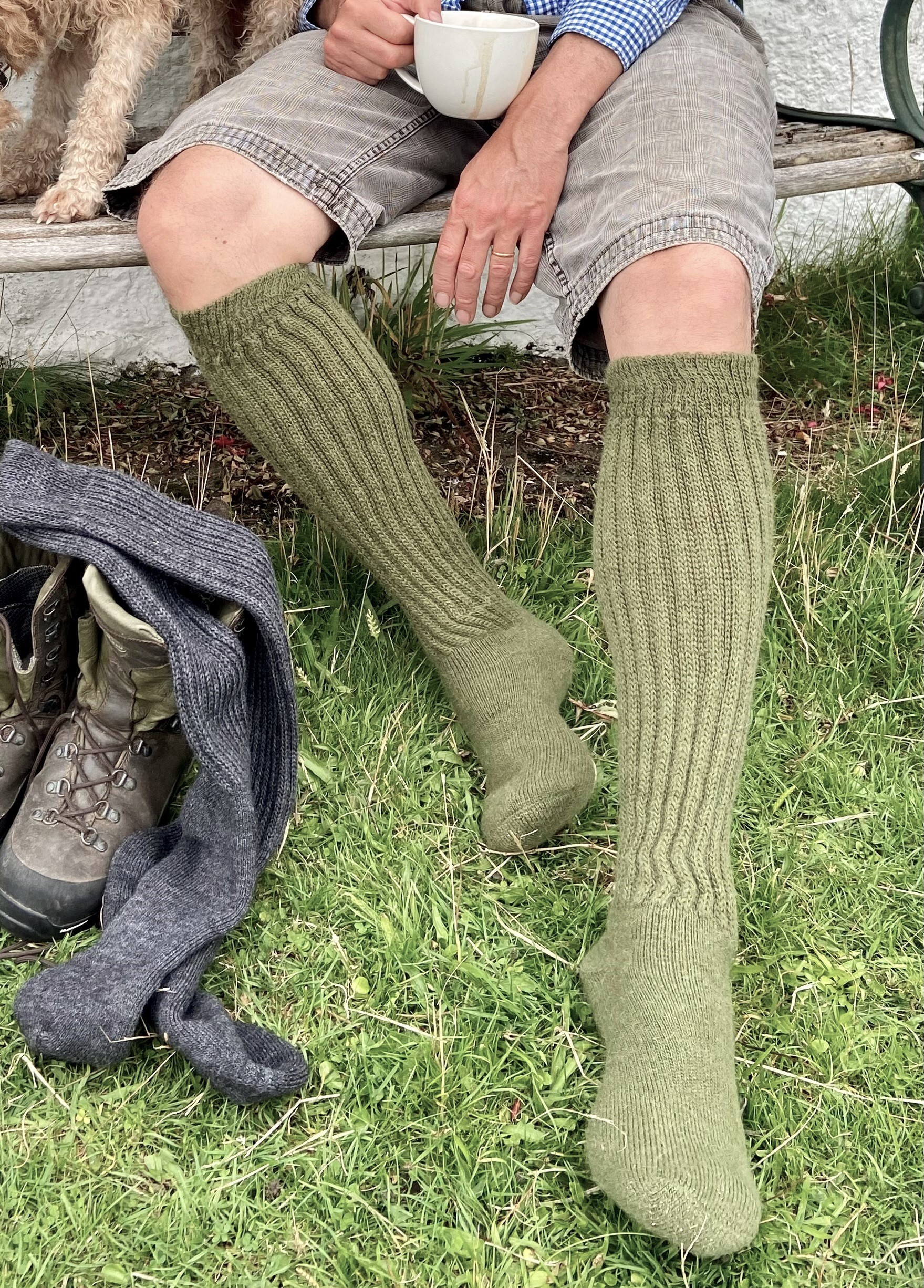 F167-OL Mens Knee Socks 3