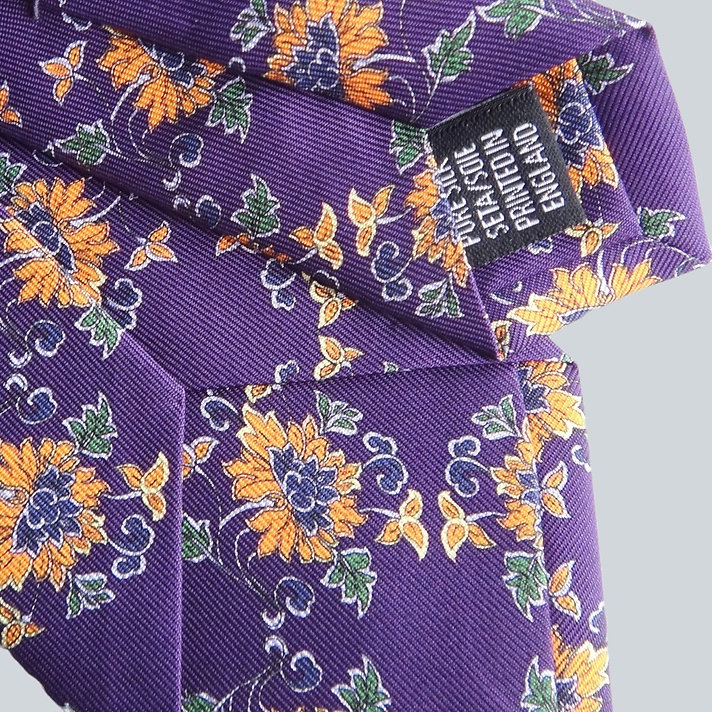 Rumi-London-Motif-Silk-Tie-9