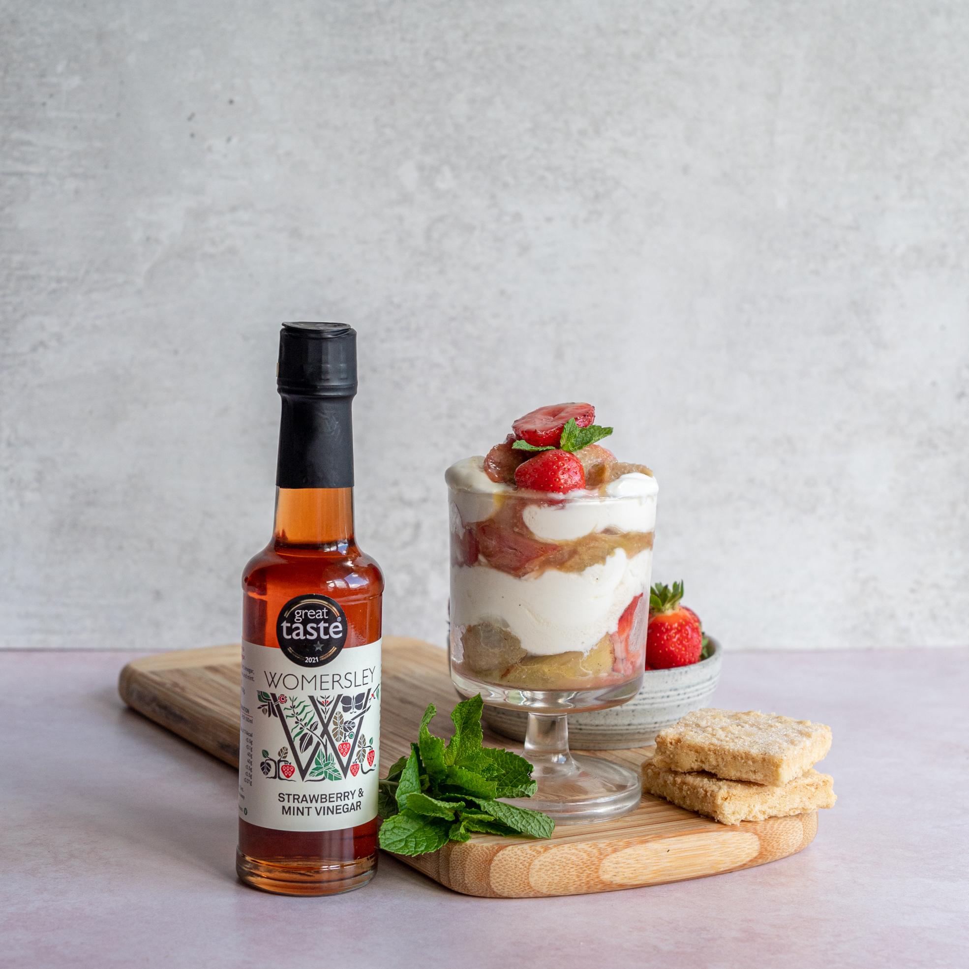 Strawberry-Mint-Fruit-Vinegar-Ice-Cream-Strawberry-Biscuit-LR