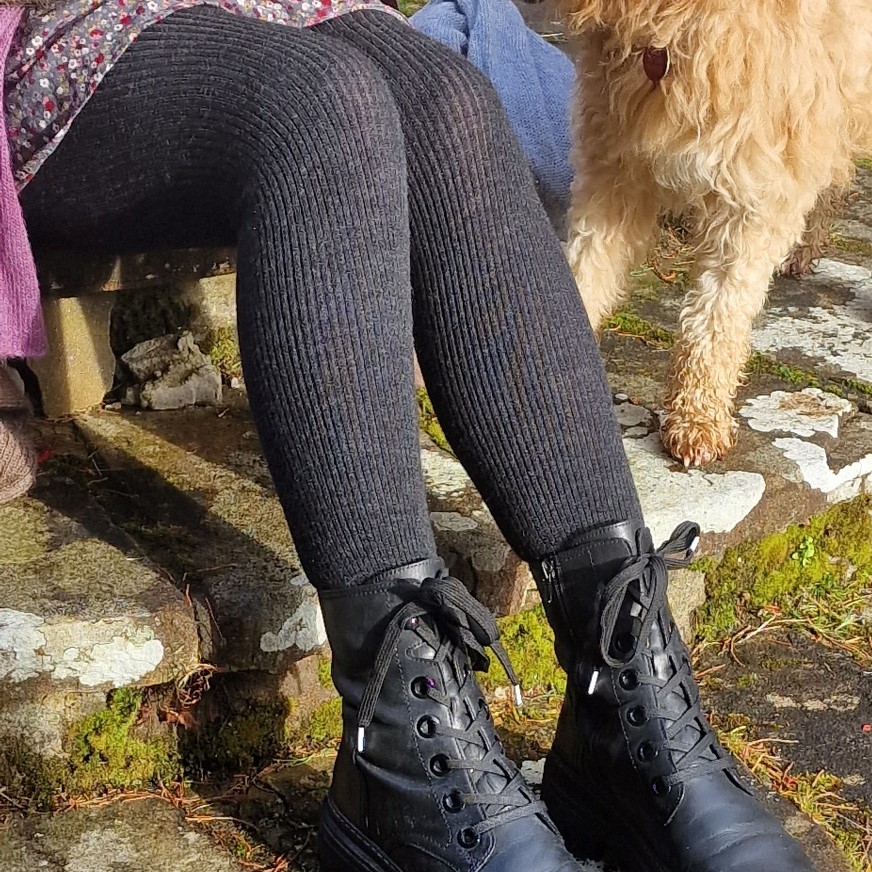 F145-ST Alpaca Tights - with Lola - Square