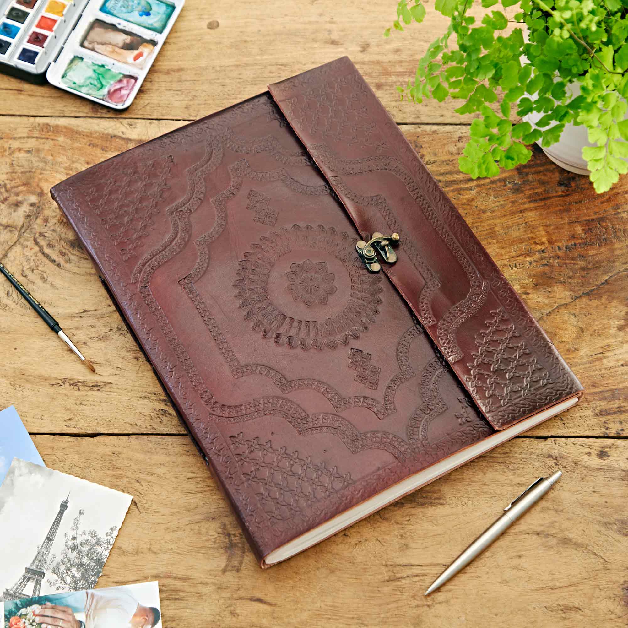 ILPA1P-BR-Indra-XL-Embossed-Leather-Photo-Album-1