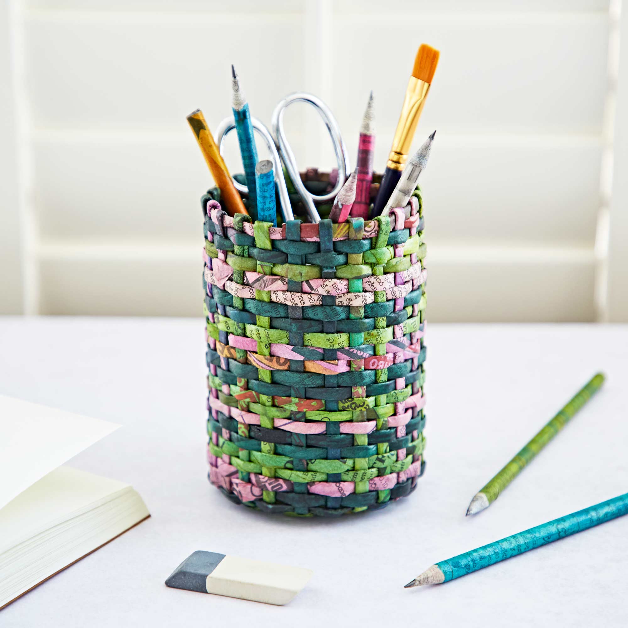 EBRPH-RC03-Round-Recycled-Newspaper-Pencil-Holder