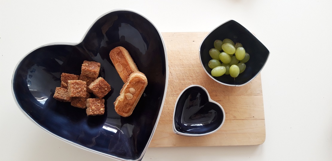 Greylargeheartandminiheartdishsmall