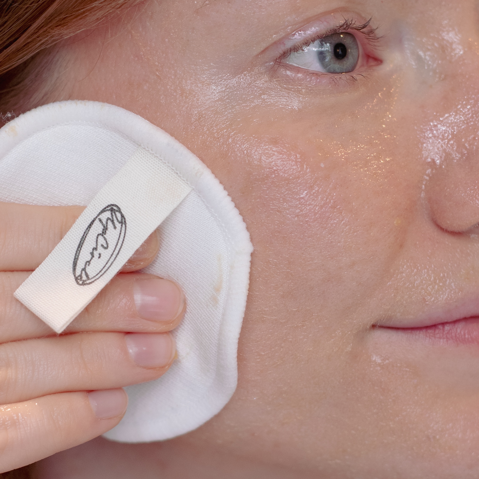 OnSkin-3_CottonPads_HR