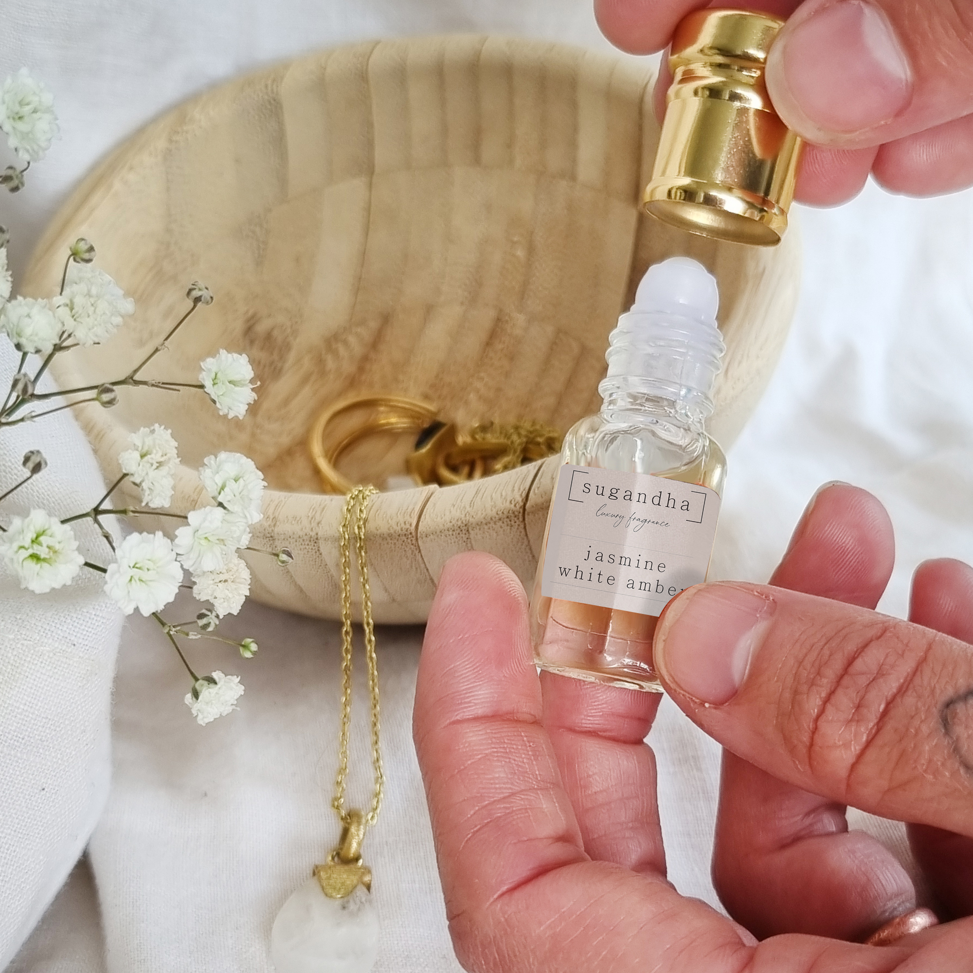 Medium bottle held_0009_Jasmine