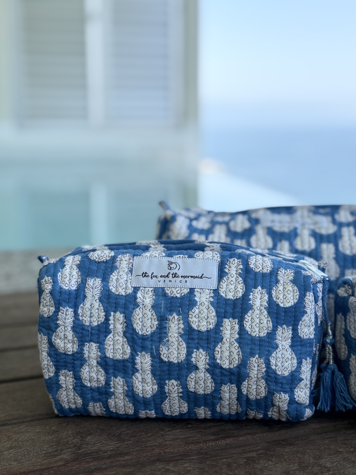 set-of-3-cosmetics-bags-pineapple