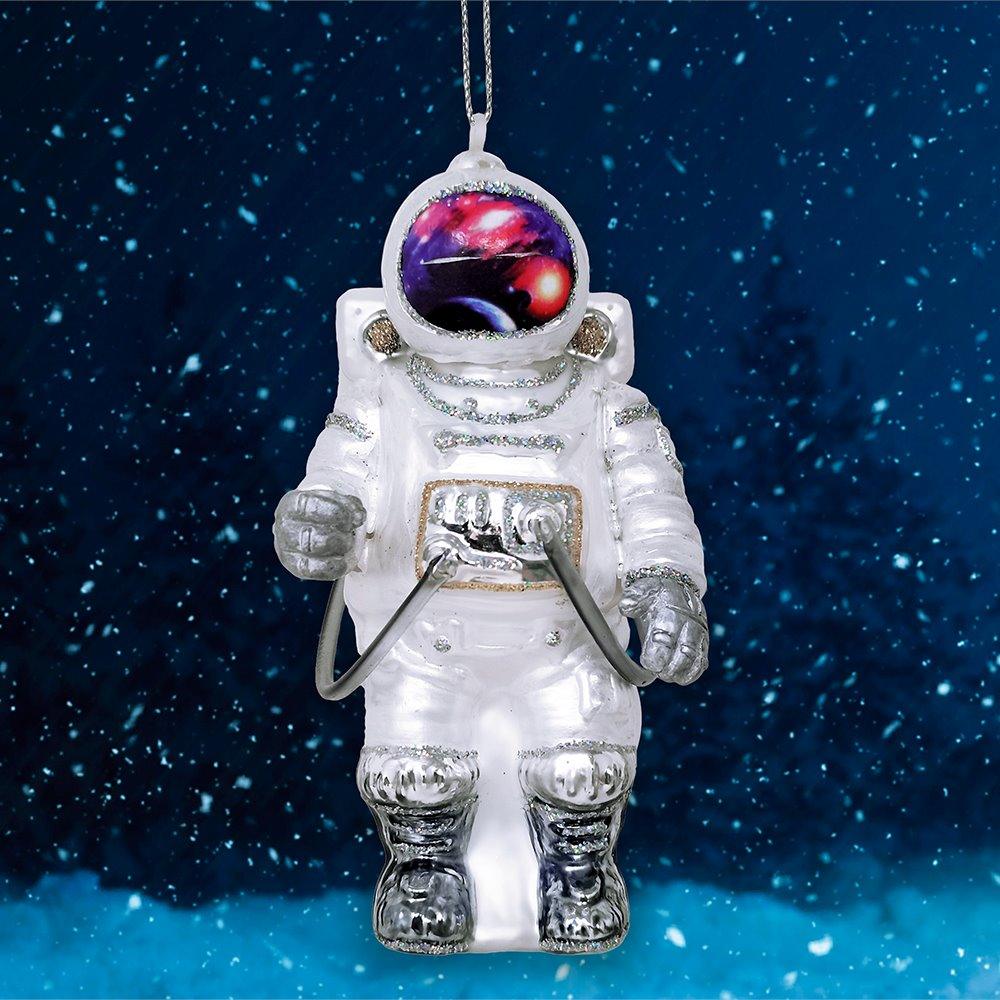 ForProduct-01AstronautGlassChristmasOrnamentNightTimeOutdoorSnowRedCarOrnaments.jpg