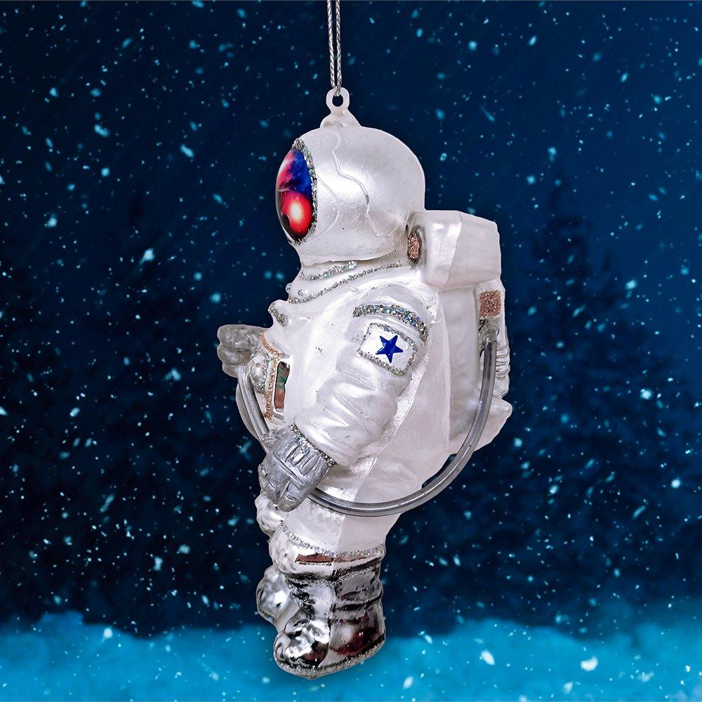 ForProduct-02AstronautGlassChristmasOrnamentNightTimeOutdoorSnowRedCarOrnaments.jpg