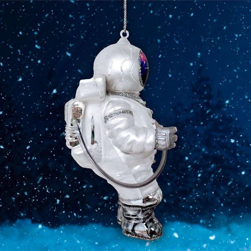 ForProduct-03AstronautGlassChristmasOrnamentNightTimeOutdoorSnowRedCarOrnaments.jpg