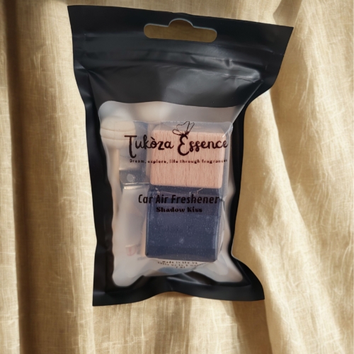 Shadow Kiss air freshener in a black pouch – elegant and eco-conscious packaging
