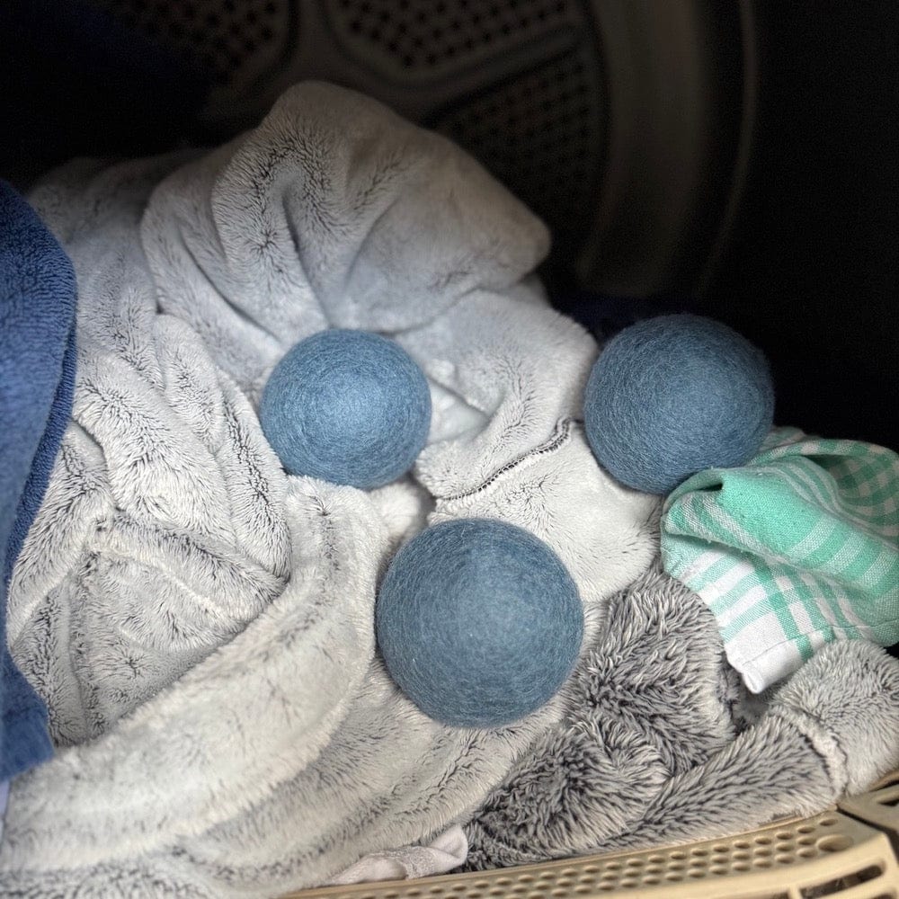 8283998-keep-dryer-balls-wool-dryer-balls-blue-set-of-3-storage-bag-andkeep-1171618872.jpg
