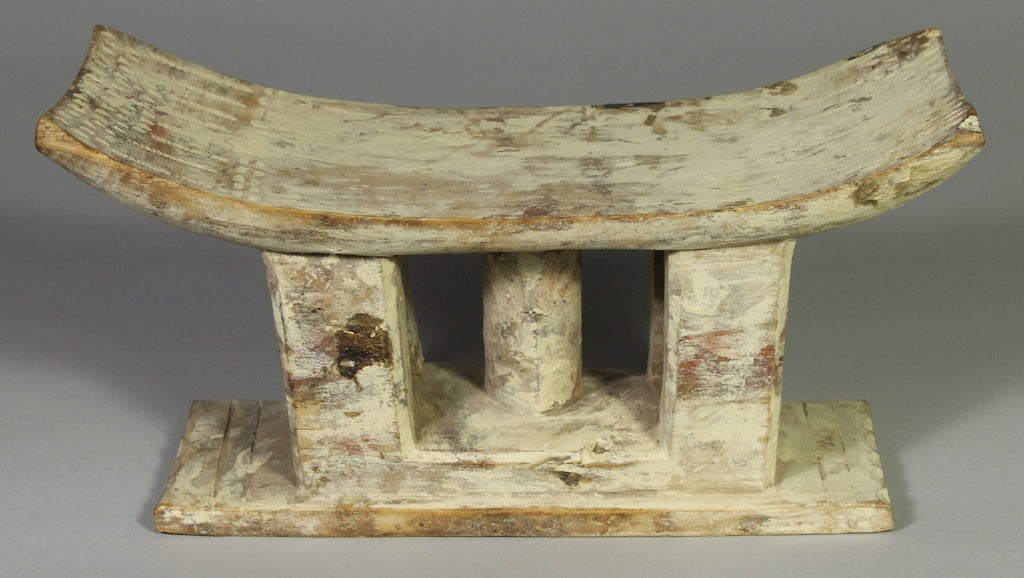 8801362-260-Old-Ewe-spirit-stool.jpg