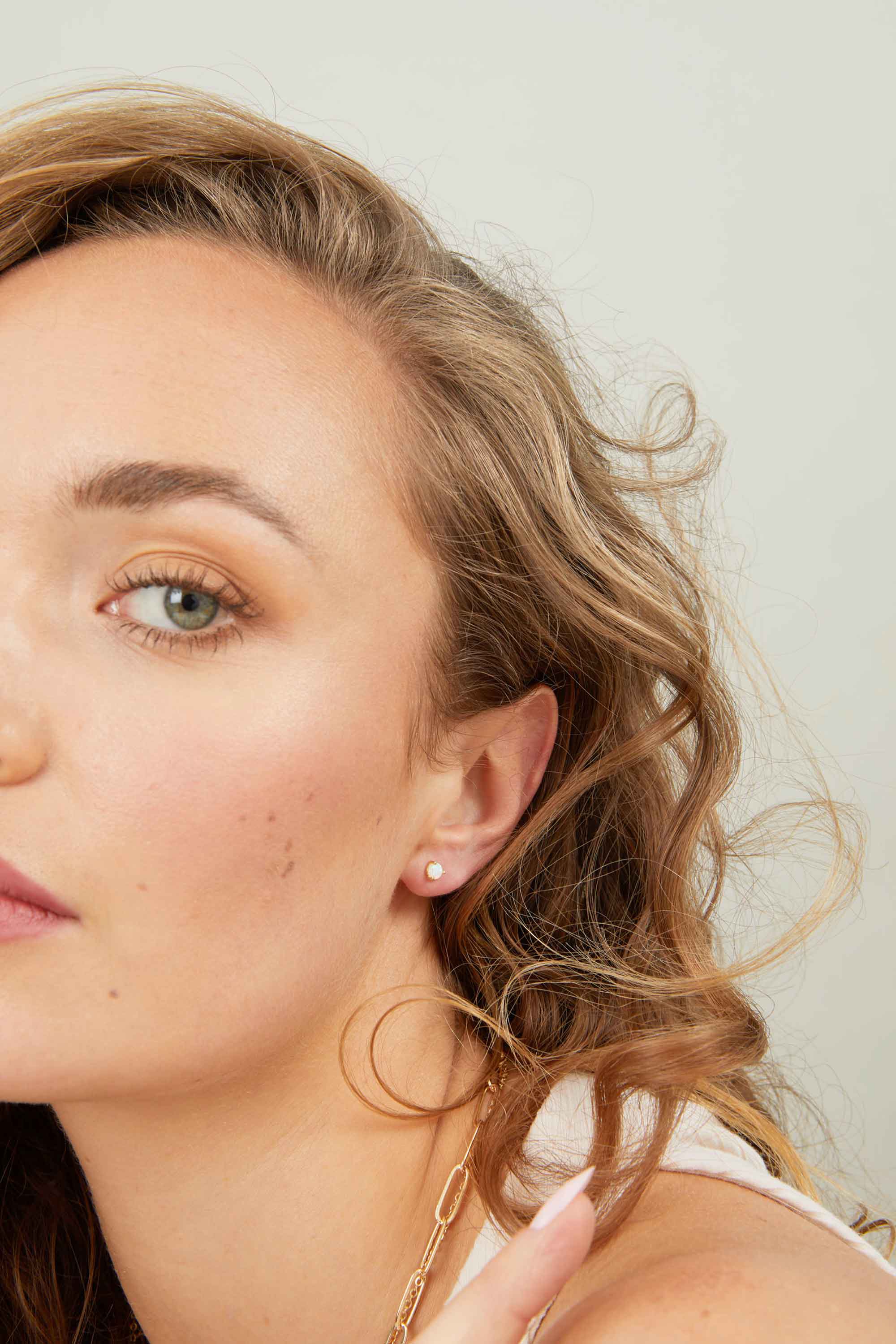 EROS-OPAL-STUD-GOLD-EARRINGS