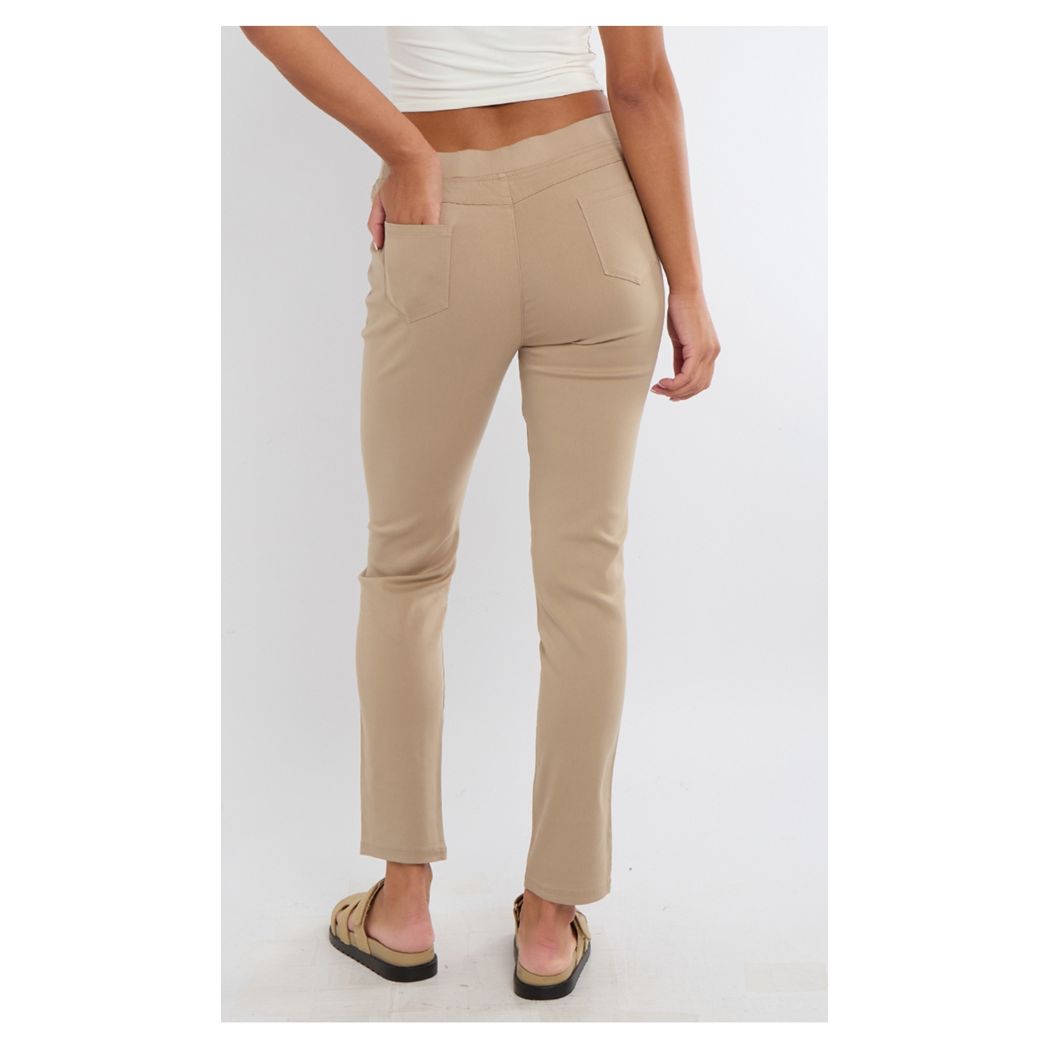 09.08.25 - EBONY57620.