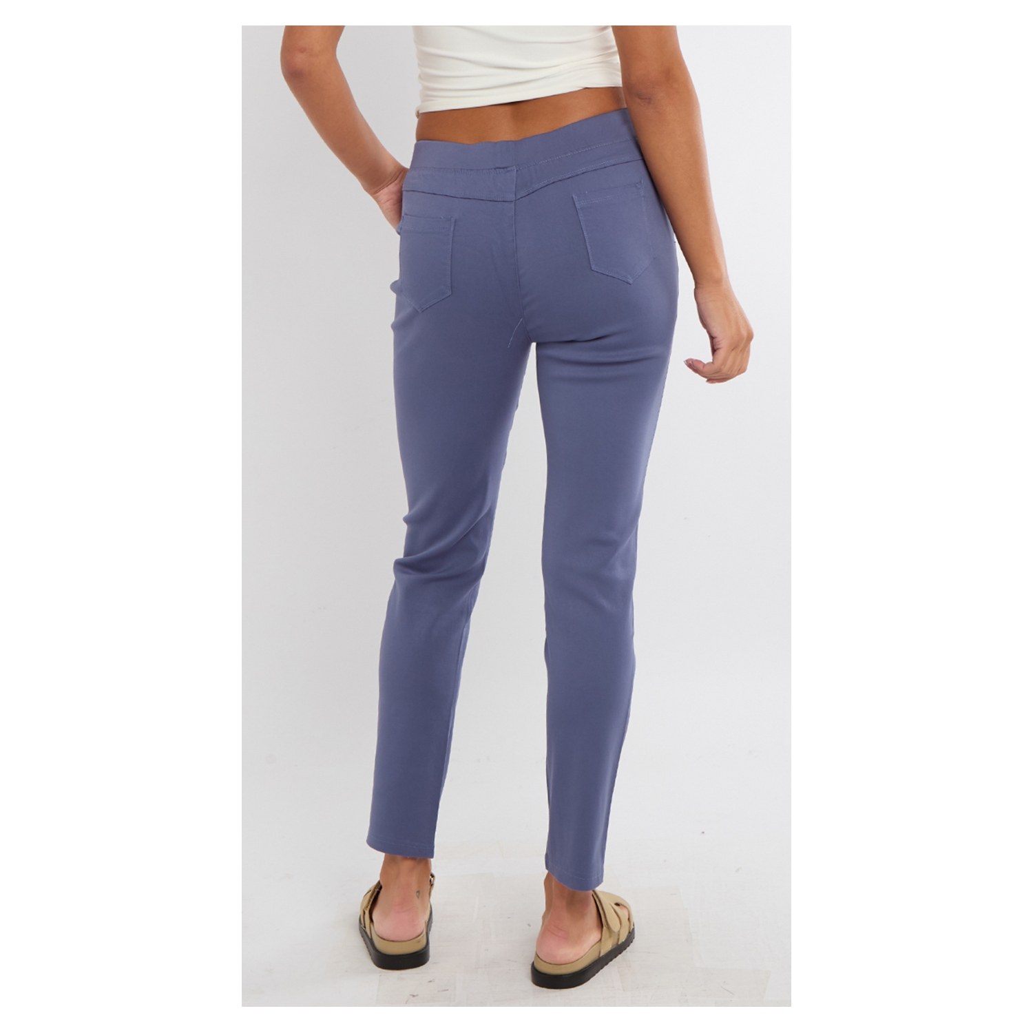 09.08.25 - EBONY57613.