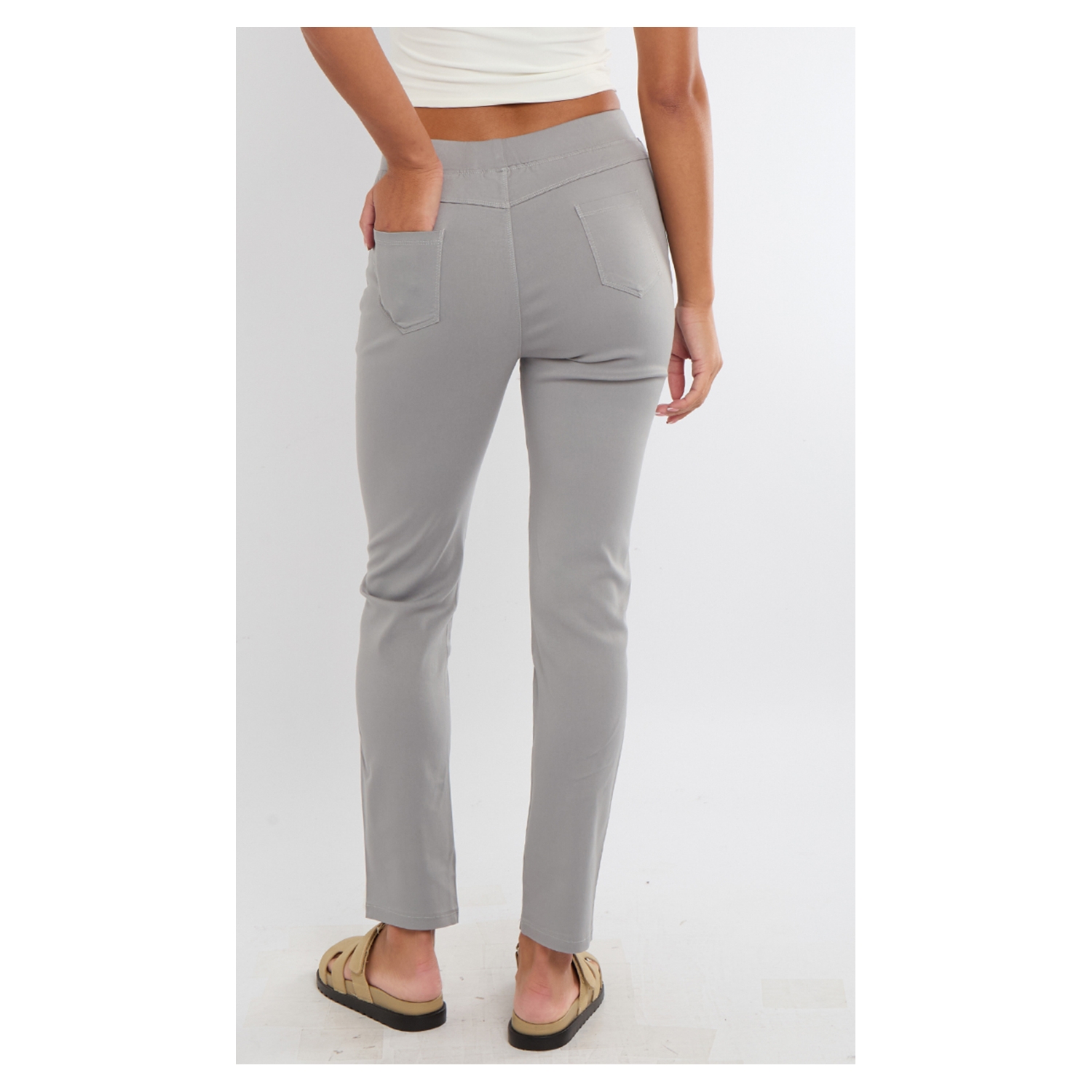 09.08.25 - EBONY57631.