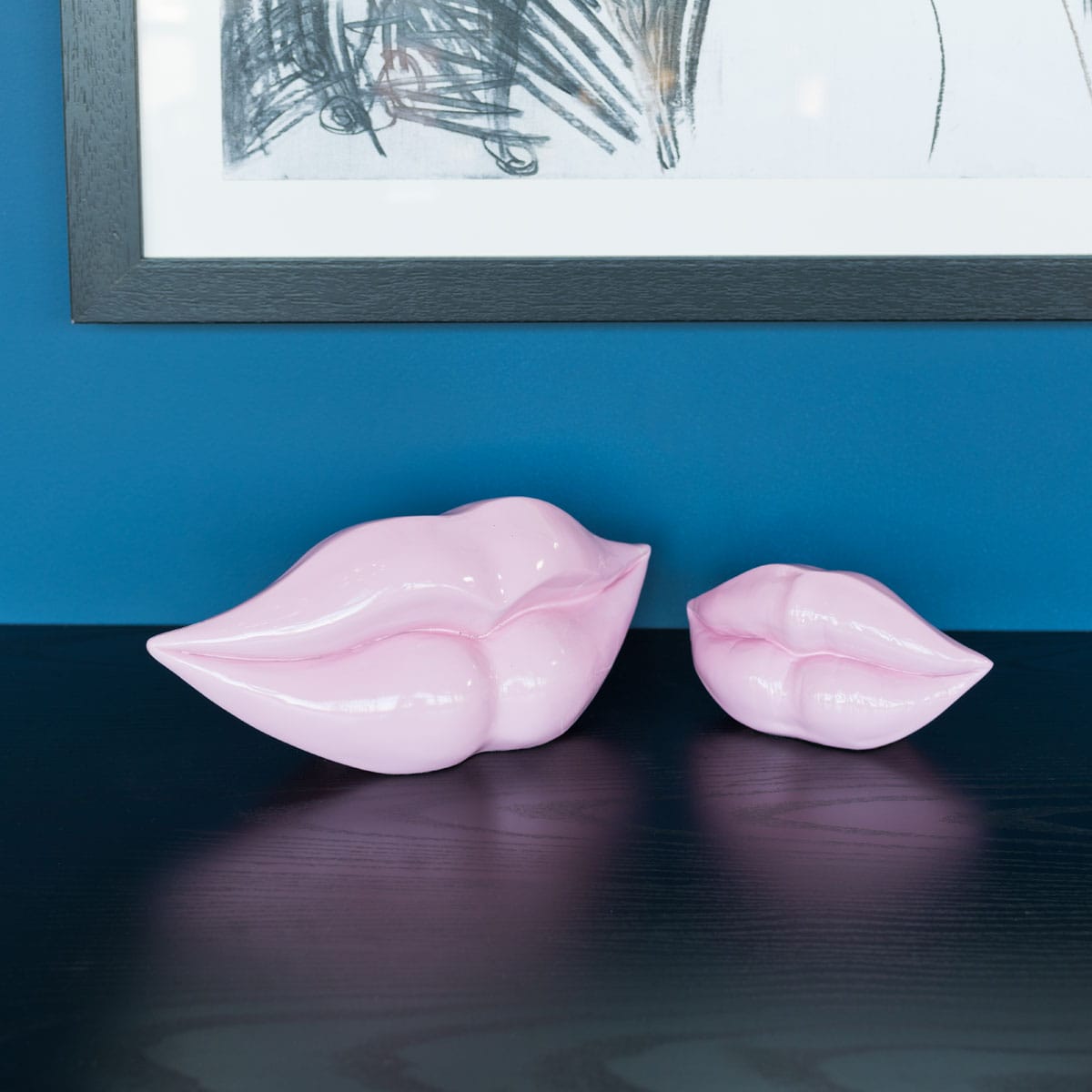13567032-mp228-mp231pk_pink_lips_decorative_sculpture.jpg