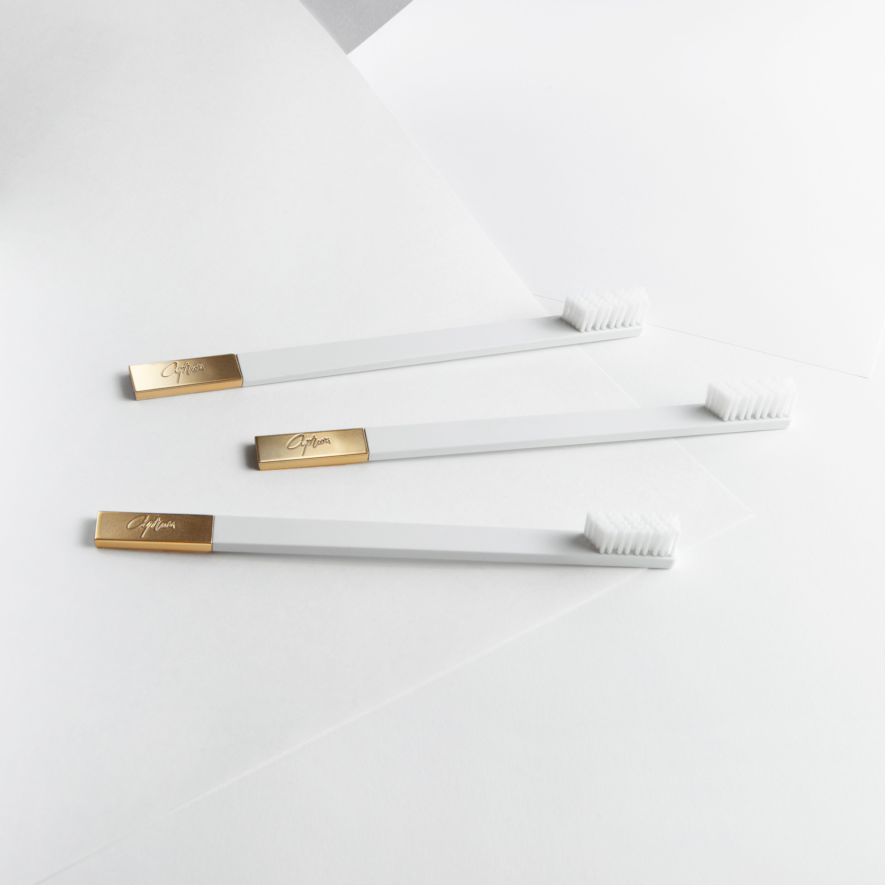 APRIORI White Gold_3