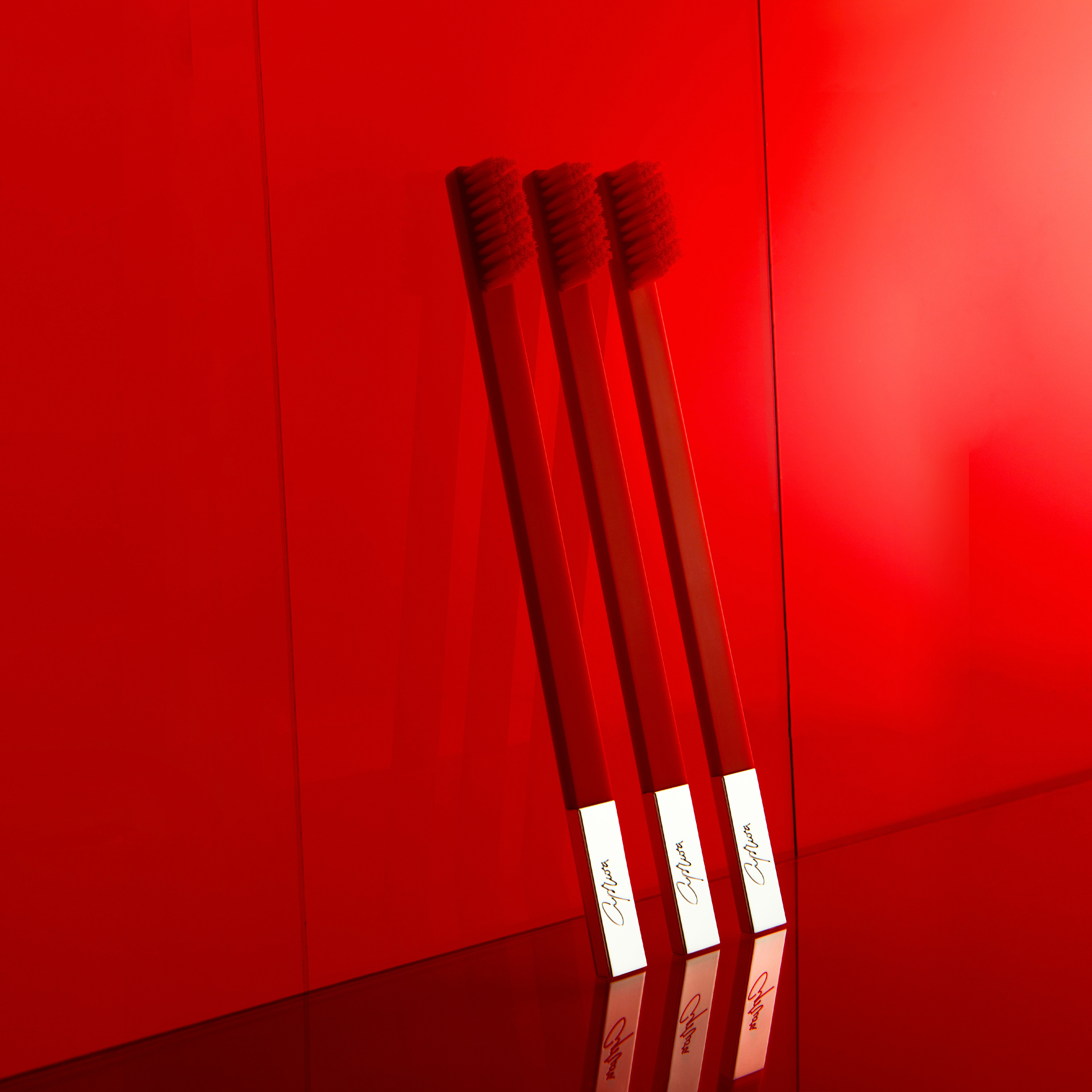 APRIORI Carmine Red Silver_3